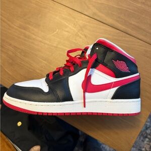 Air Jordan 1 Mid 'Black Gym Red'